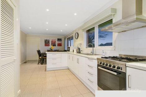 Property photo of 4 Rearden Close Endeavour Hills VIC 3802
