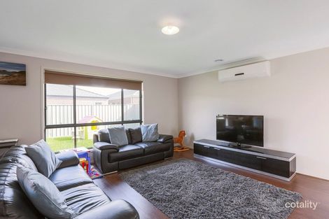Property photo of 9 Starling Street Cranbourne East VIC 3977