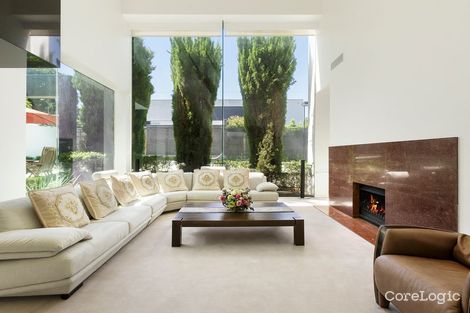 Property photo of 14 Irving Road Toorak VIC 3142