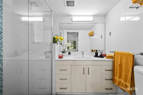 Property photo of 2/33 Beach Parade Surfers Paradise QLD 4217