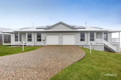Property photo of 2/12 Abbey Street Cranley QLD 4350