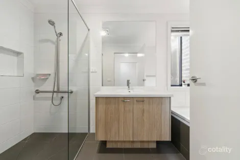 Property photo of 9 Sutton Crescent Carrum Downs VIC 3201