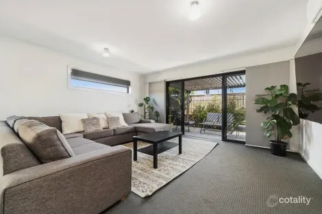 Property photo of 9 Sutton Crescent Carrum Downs VIC 3201