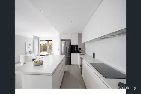 Property photo of 12 Missy Street Wollert VIC 3750