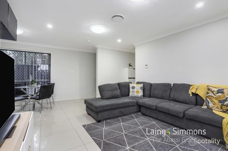 Property photo of 2/30 Australis Drive Ropes Crossing NSW 2760