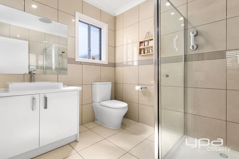 Property photo of 16 Farrow Place Maddingley VIC 3340