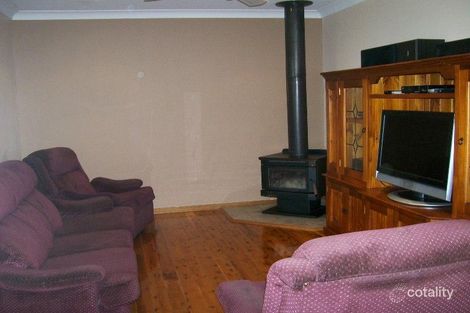 Property photo of 20 Renfrew Crescent Edgeworth NSW 2285