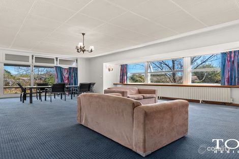 Property photo of 122 Empire Circuit Yarralumla ACT 2600
