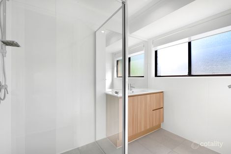 Property photo of 1/8 Melanie Place Labrador QLD 4215