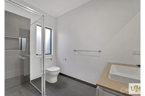 Property photo of 32 Cherokee Parade Clyde VIC 3978
