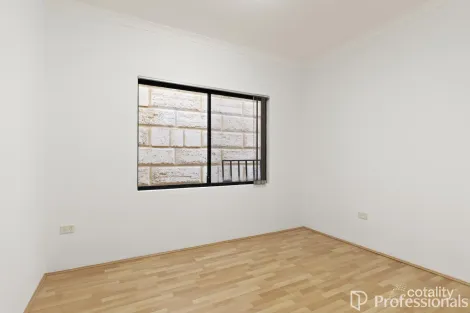 Property photo of 4 Elmdon Link Landsdale WA 6065