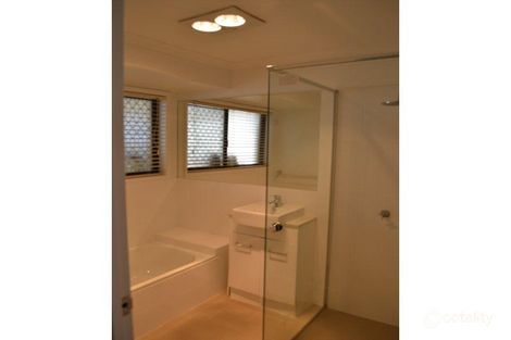 Property photo of 2/15 Morinda Way Labrador QLD 4215