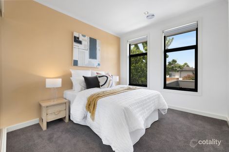 Property photo of 10 Rathdowne Way Mulgrave VIC 3170