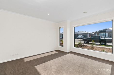 Property photo of 15 Edenhope Circuit Armstrong Creek VIC 3217