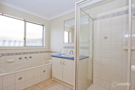 Property photo of 4 Bishop Close Tarneit VIC 3029