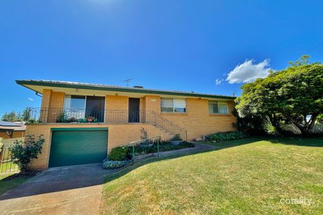 Property photo of 13 Crichton Crescent Young NSW 2594