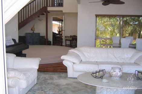 Property photo of 6 Crusoe Court Castaways Beach QLD 4567