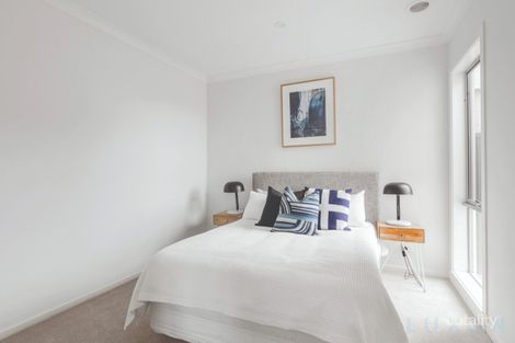 Property photo of 15 Alister Grove Tarneit VIC 3029