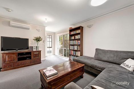 Property photo of 2/4 Quarry Road Mitcham VIC 3132
