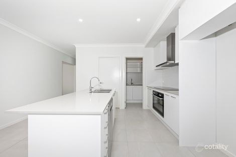 Property photo of 4 Tulip Place Quakers Hill NSW 2763