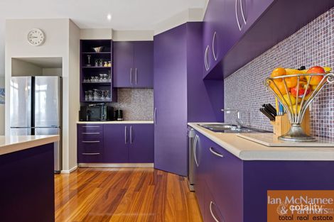 Property photo of 11 Jacaranda Drive Jerrabomberra NSW 2619