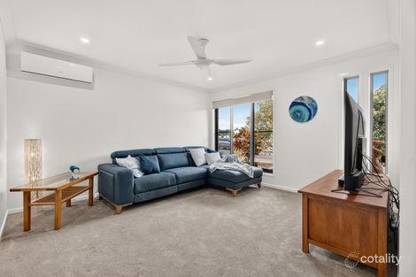 Property photo of 10 Dawes Crescent Urraween QLD 4655