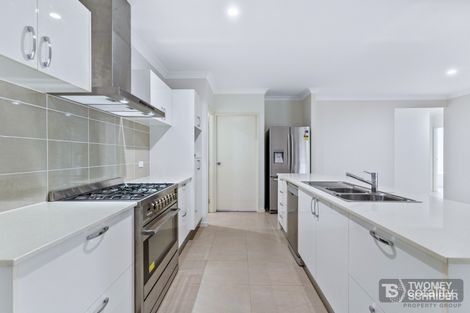 Property photo of 2 Hideaway Close Palm Cove QLD 4879