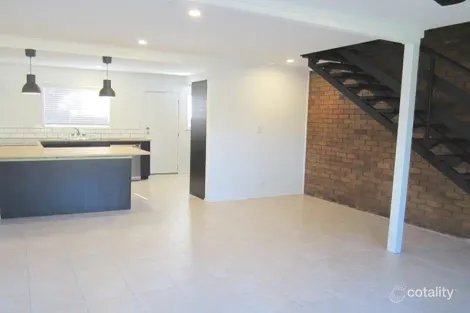 Property photo of 4/12 Errol Avenue Paradise Point QLD 4216