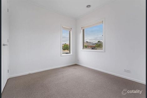 Property photo of 61 Kinglake Crescent Craigieburn VIC 3064