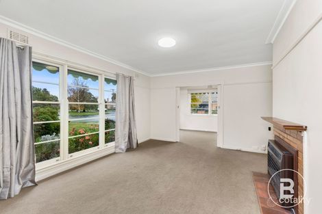 10 Browns Pde, Wendouree, VIC 3355