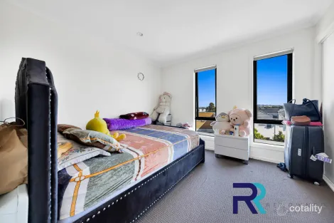 Property photo of 17 Alexander Circuit Craigieburn VIC 3064