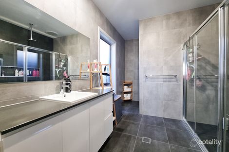 28 Everlasting St, Denham Court, NSW 2565