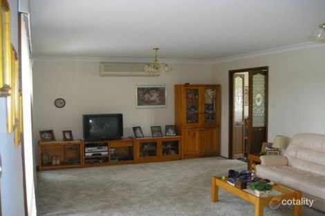 Property photo of 8 Elbe Place Kearns NSW 2558