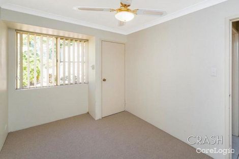 Property photo of 25 Portmarnock Circle Halls Head WA 6210