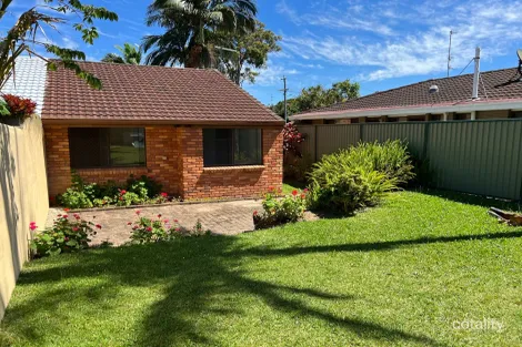 Property photo of 2/199 Central Street Labrador QLD 4215