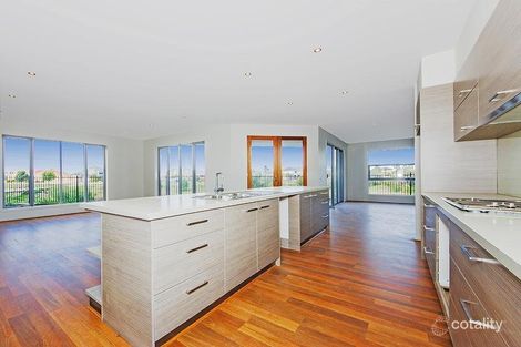 Property photo of 7 Seddon Place Caroline Springs VIC 3023