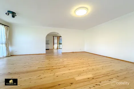 28 Sunny Pl, St Johns Park, NSW 2176