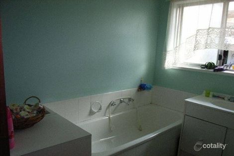 Property photo of 11 Petersen Street Lakes Entrance VIC 3909
