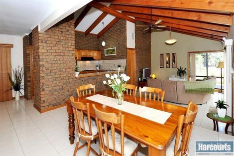 Property photo of 11 Walters Crescent Aberfoyle Park SA 5159