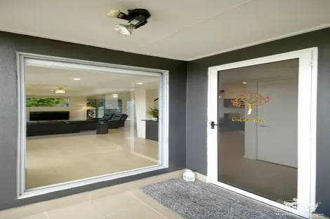 Property photo of 31 Waverley Road Indooroopilly QLD 4068