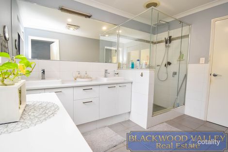 Property photo of 25 Democrat Close Kangaroo Gully WA 6255