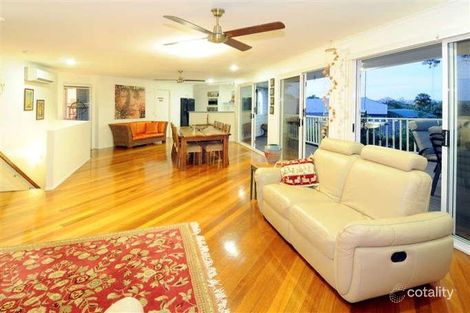 30 Yakola Pde, Alexandra Headland, QLD 4572