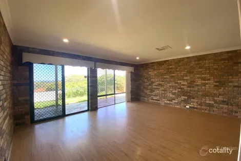 Property photo of 19 Harrison Road Mount Richon WA 6112