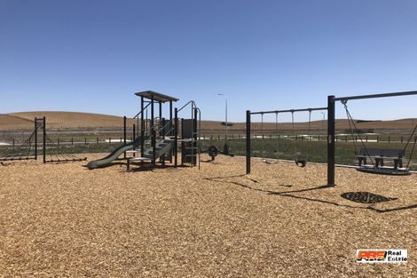 Property photo of 7 Racecourse Crescent Dalyston VIC 3992