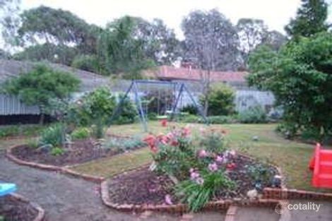 17 Lorne Cres, Huntfield Heights, SA 5163