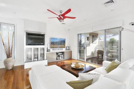 Property photo of 2/11 Holmes Road Mooroolbark VIC 3138