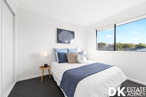 Property photo of 33 Barnstormer Boulevard Point Cook VIC 3030