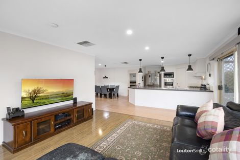 Property photo of 1 Lennon Court Narre Warren South VIC 3805