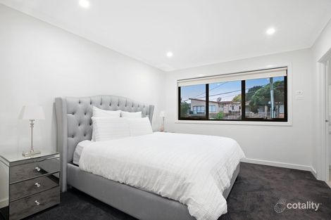 Property photo of 1/5 Miranda Road Reservoir VIC 3073