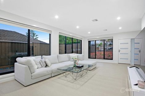 Property photo of 1/5 Miranda Road Reservoir VIC 3073